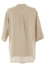 Load image into Gallery viewer, 2 Button Detail Linen Top
