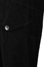 Load image into Gallery viewer, Flap Detail Linen Trouser
