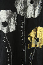 Load image into Gallery viewer, Foil Flower Linen Top
