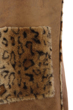 Load image into Gallery viewer, Leopard Print Gilet
