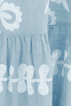 Load image into Gallery viewer, Button Detail Linen Top
