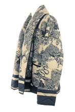 Load image into Gallery viewer, Printed Quilted Jacket
