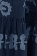 Load image into Gallery viewer, One Button Detail Corduroy Top
