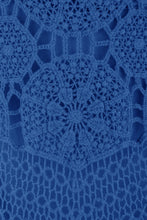 Load image into Gallery viewer, Scoop Hem Crochet Top
