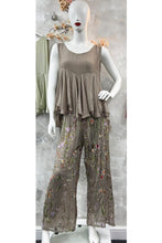 Load image into Gallery viewer, Sleeveless Swing Silk Top

