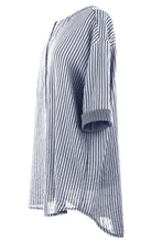 Load image into Gallery viewer, Stripe Button Detail Top
