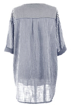 Load image into Gallery viewer, Stripe Button Detail Top
