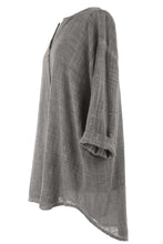 Load image into Gallery viewer, Button Detail Linen Top
