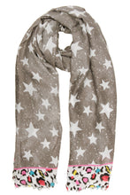 Load image into Gallery viewer, Leopard Border Star Print Scarf
